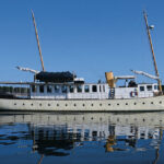 Lilian i klassisk  båtkortege till Vaxholm